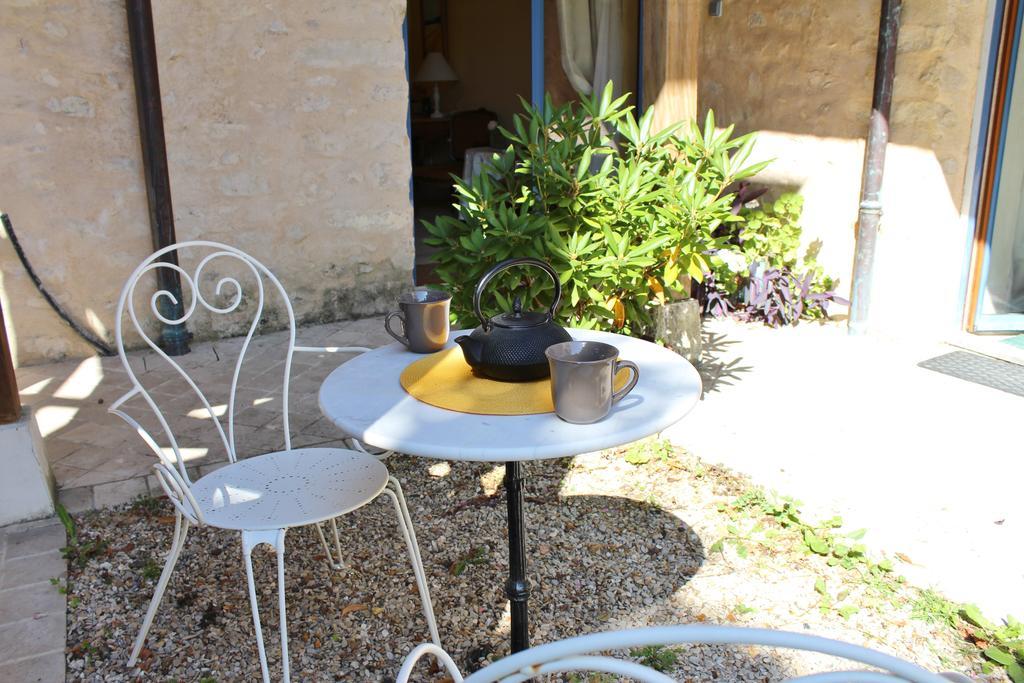 Bed and Breakfast Le Clos Fleuri Bois-le-Roi  Zimmer foto