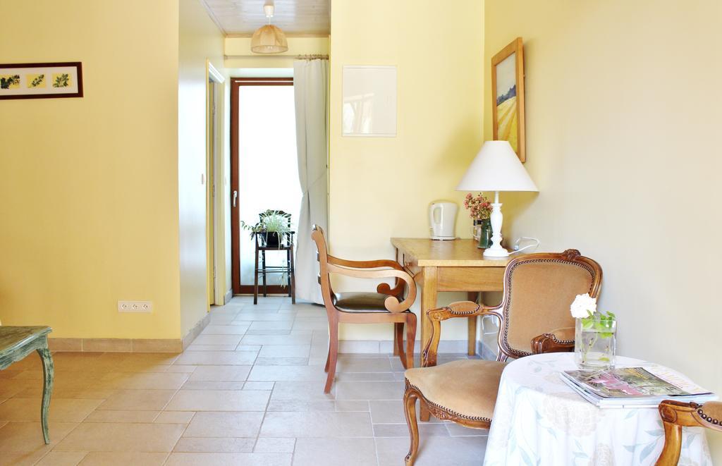 Bed and Breakfast Le Clos Fleuri Bois-le-Roi  Zimmer foto